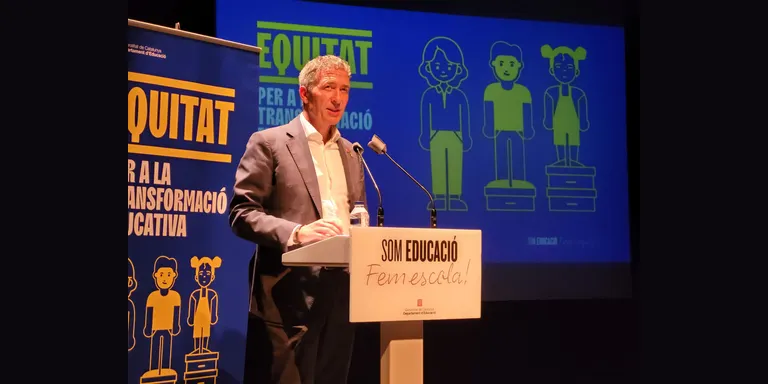 El conseller d’Educació, Gonzàlez-Cambray clou la jornada ‘Equitat per a la transformació educativa’ a Arenys de Mar
