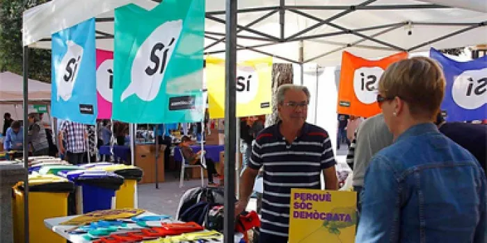 600 arenyencs i arenyenques van signar ahir a favor del referèndum