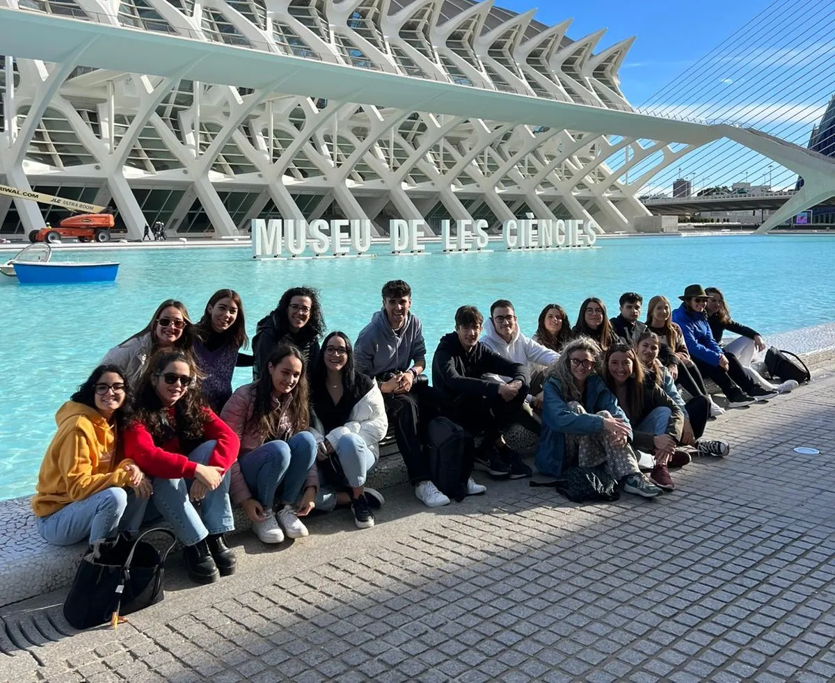 Un grup de joves de Cambrils passen un cap de setmana cultural a València