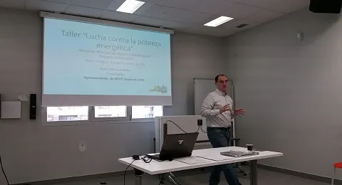 FORMACIÓN PARA LOS COLECTIVOS QUE TRABAJAN CON PERSONAS EN SITUACIÓN DE RIESGO DE POBREZA SOCIAL
