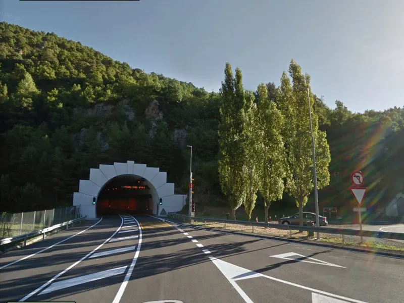 El rubinenc hauria conduït en direcció per la C-16 / Google Maps
