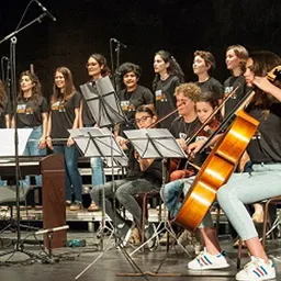 Entrevistes de la Justa del 24/5/2018 — Taller de música per a nadons a l’Ateneu, concert d’alumnes i tertúlia sobre el Mercat de Sant Antoni - episode art