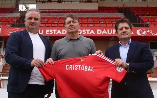 Cristóbal Parralo: “Un equip que aspira a ser campió i ascendir ha de proposar i buscar la victòria des del primer minut”