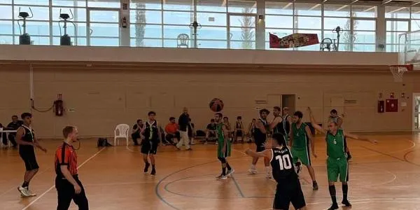El CB Altafulla perd en l’estrena contra el CB Calafell en un darrer quart per oblidar (52-64)