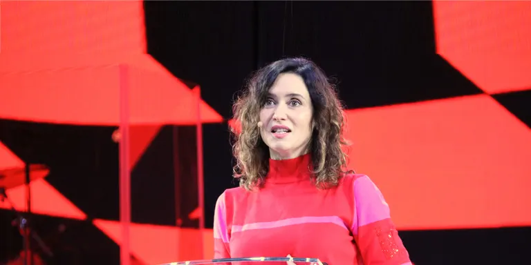 Ayuso diu que "els nens espanyols de Catalunya" estan sotmesos a "assetjament i odi" i reben un tracte "terrible"