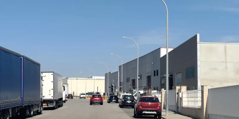Finalitzen les obres de l’enllumenat d'un scetor del polígon Roques Planes