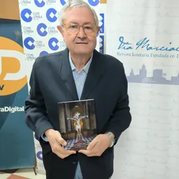 Antonio Cabrera Rodríguez presentó en COPE Utrera su libro sobre el Cristo de Santiago - episode art