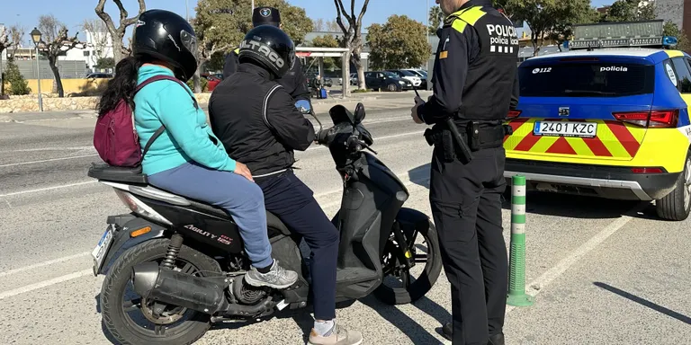 En marxa una campanya de control de motocicletes i ciclomotors