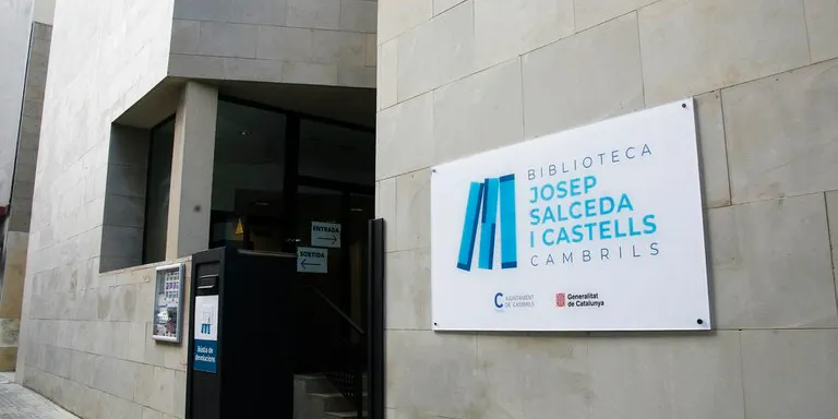 La Biblioteca de Cambrils celebra dos clubs de lectura abans de tancar per vacances