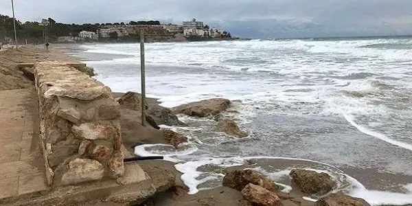 L’Ajuntament d’Altafulla no intervindrà a la platja fins el mes de maig