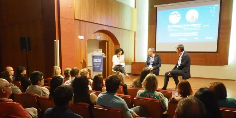 La Sala de la Immaculada acull la primera Trobada Empresarial Innovació Digital de l'Alt Pirineu i Aran