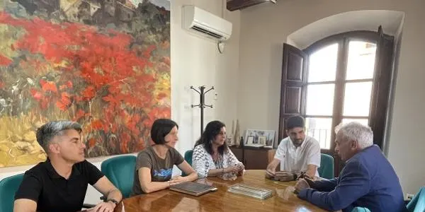 Altafulla demana a la Generalitat implicació en projectes com la gestió de la platja, la creació d’habitatge o la futura residència