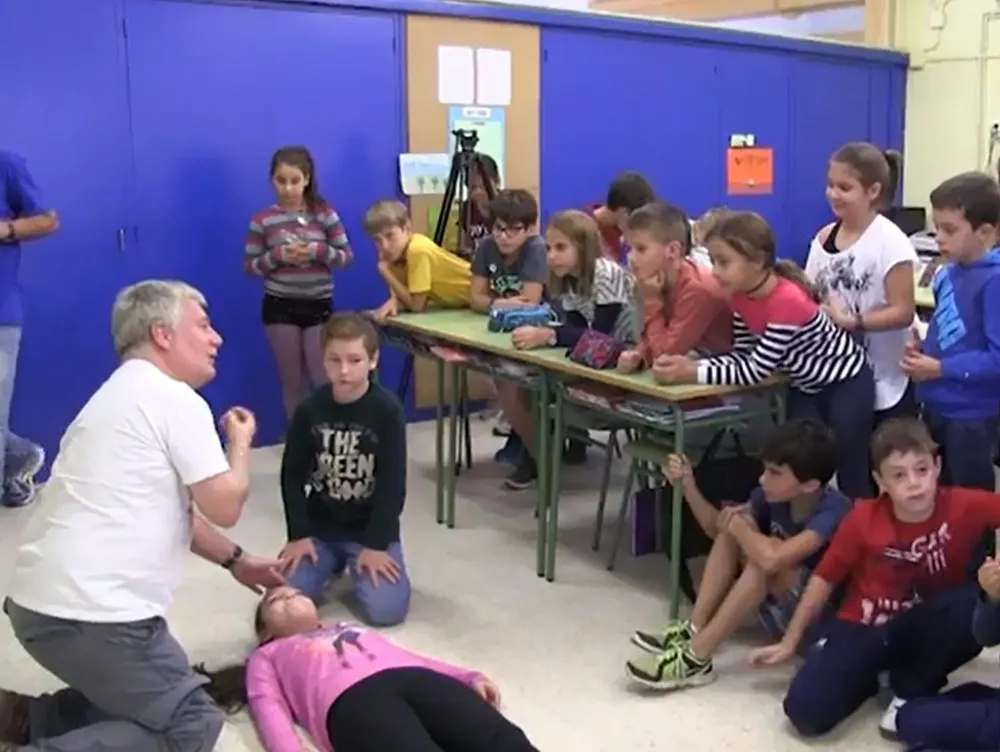 Alumnes del taller divulgatiu de Jordi Rubio al Torre de la Llebre