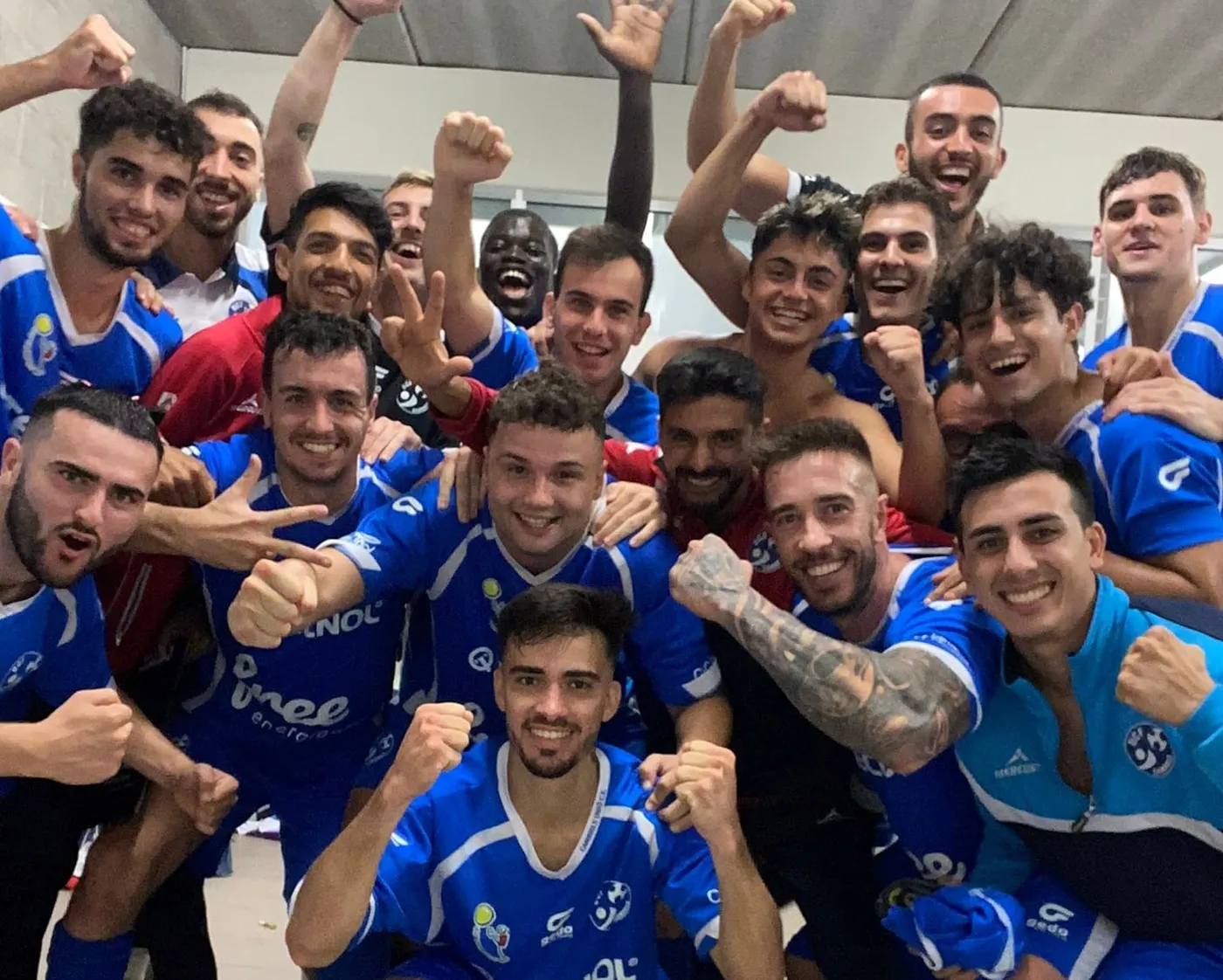 El Cambrils Unió goleja el Montblanc i se situa líder del seu grup de Segona Catalana