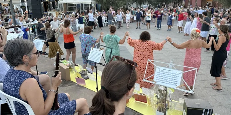 L'Aplec de Sardanes de Torredembarra arriba a la 30a edició