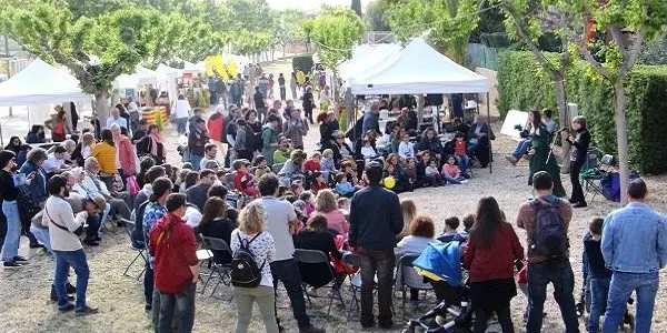 Els llibres, les roses i la campanya electoral, protagonistes de la Diada de Sant Jordi a Altafulla