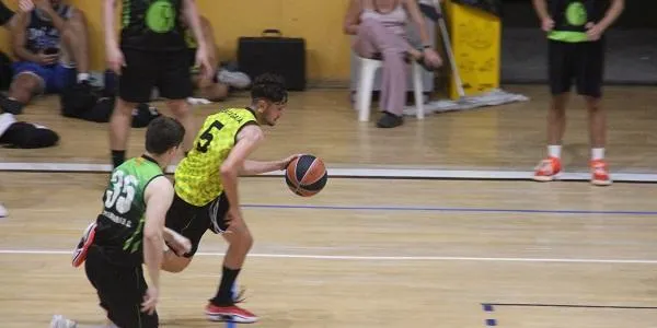 El CB Altafulla – BBG s’endú un derbi de màxima igualtat i intensitat davant el Torredembarra BC (72-76)