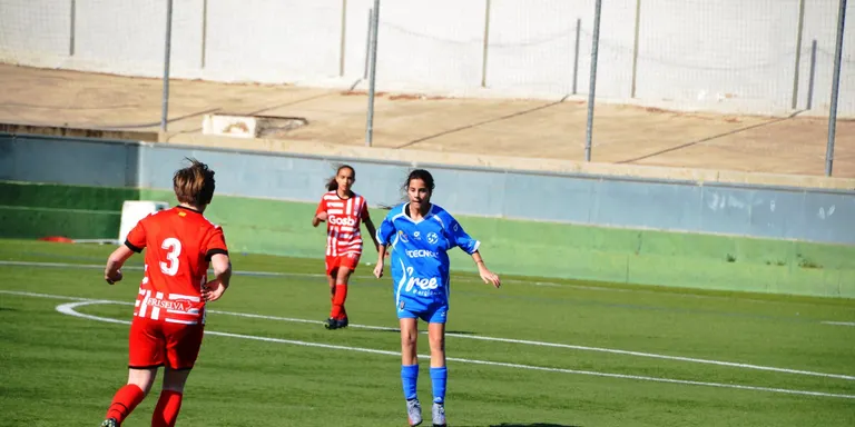 El Cambrils Unió femení aconsegueix un empat davant el Martinenc