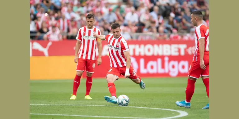 L'Elx s'endú els tres punts de Montilivi i deixa al Girona
