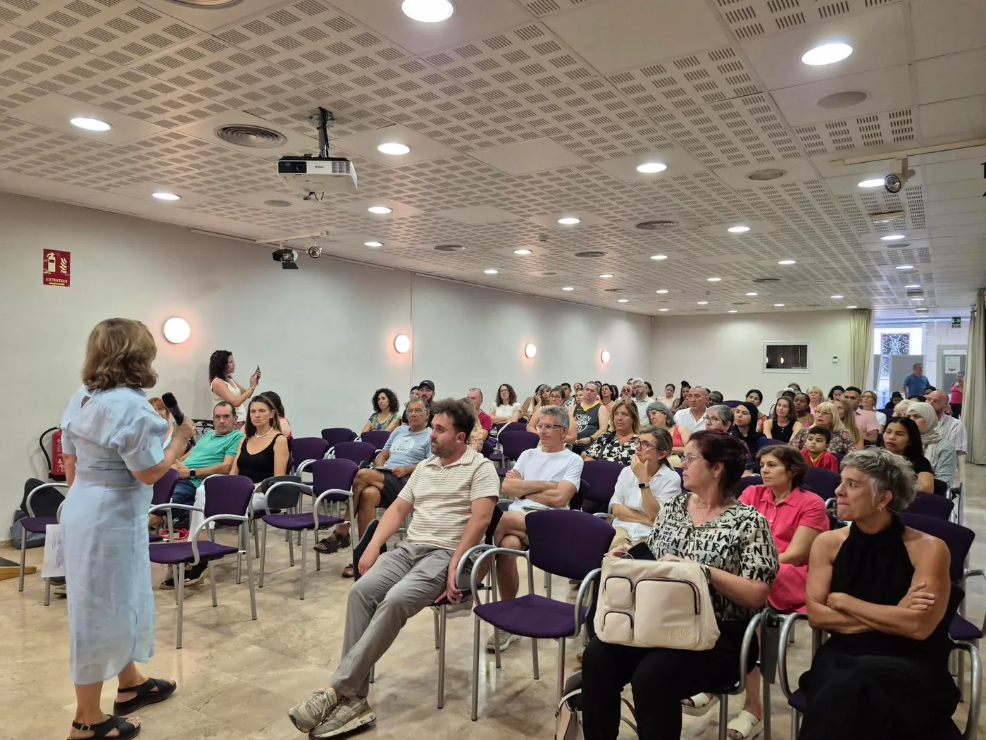El Servei Local de Català de Cambrils formarà avui les noves parelles lingüístiques del Voluntariat per la llengua