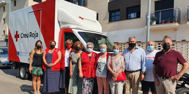 La Fundació Social Obra de Maria fa entrega d'un camió amb transpalet a la Creu Roja de l'Alt Maresme