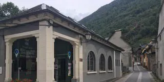 Inici de les obres de rehabilitació de la Casa deth Aro, a Les