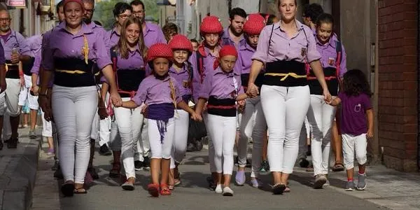 Els Castellers d’Altafulla volen veure moltes camises velles aquest dissabte a la plaça del Pou
