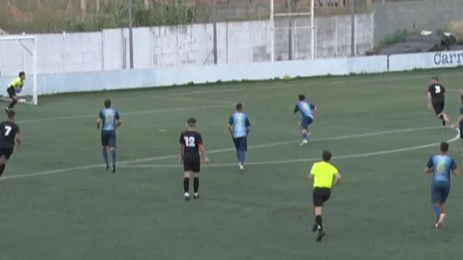 L’Atlètic de Valls perd per la mínima davant el Vendrell (2-1)