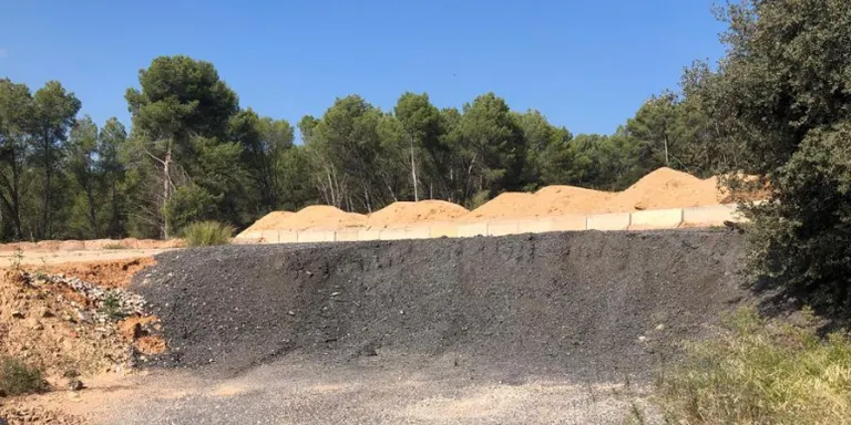 L'Ajuntament ordena l'aturada de les activitats al Pla d'Aguilar