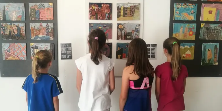 La Sala La Cuina de la Seu d'Urgell acull l'exposició 'La Ciutat dels Nens'