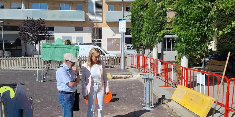 Cinc veles protegiran del sol la zona de jocs infantils del Vilar