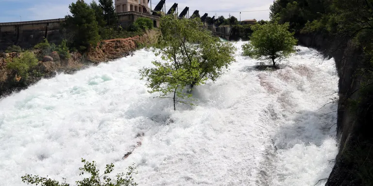 La CUP del Pallars denuncia que la CHE assumeix el retorn a control públic "d'infraestructures ruïnoses"