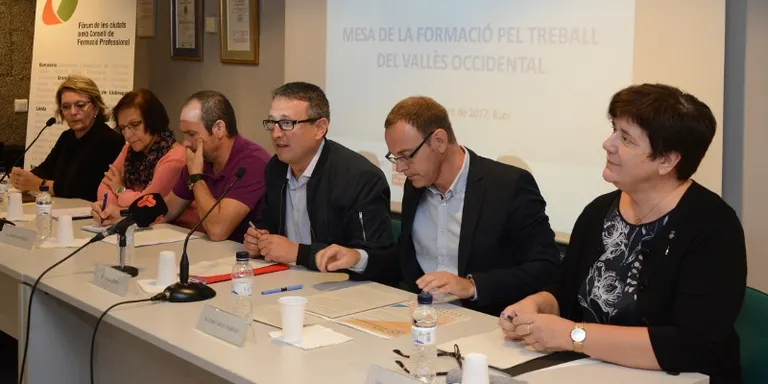 Rubí presenta la Mesa de la Formació pel Treball de la comarca