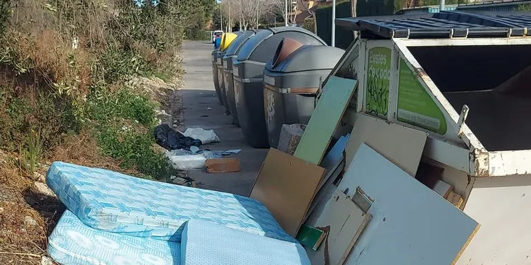 L’Ajuntament inicia una campanya de sensibilització per fomentar el bon ús de contenidors i papereres