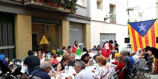 L’EINA organitza la tercera Paella Popular amb la participació de Ferran Civit, diputat d’ERC al Parlament