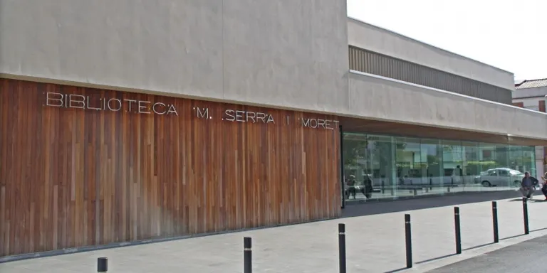 Exposició 'Dones grans, gran dones' a la Biblioteca Serra i Moret