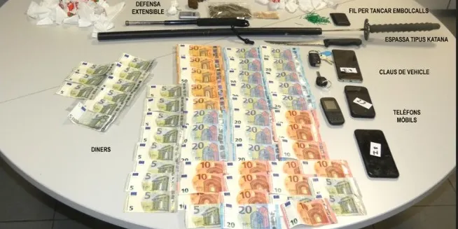 Desarticulen en un pis de Caldes un centre de distribució que venia drogues a menors d’edat