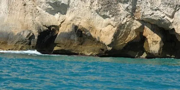 L'Ajuntament de Tarragona estudiarà fer formació als joves per conscienciar-los sobre el risc de saltar des de roques