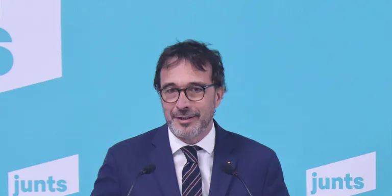 Junts reclama sancionar les empreses catalanes que van marxar en el procés, però no ho lliga a l'aprovació dels decrets