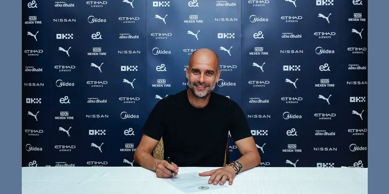 Pep Guardiola renova amb el City i arribarà a les 9 temporades
