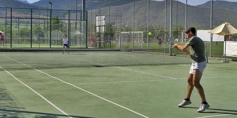 El Club Tennis Seu d'Urgell continua la temporada amb el Torneig Dobles Mixtes