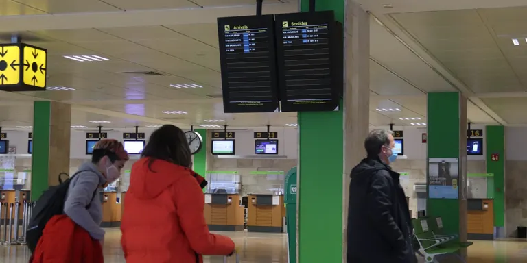 20 milions d'euros en expropiacions, AVE inexistent i passatgers que no venen: L'ajuntament de Vilobí d'Onyar en contra del nou Pla Director de l'Aeroport de Girona