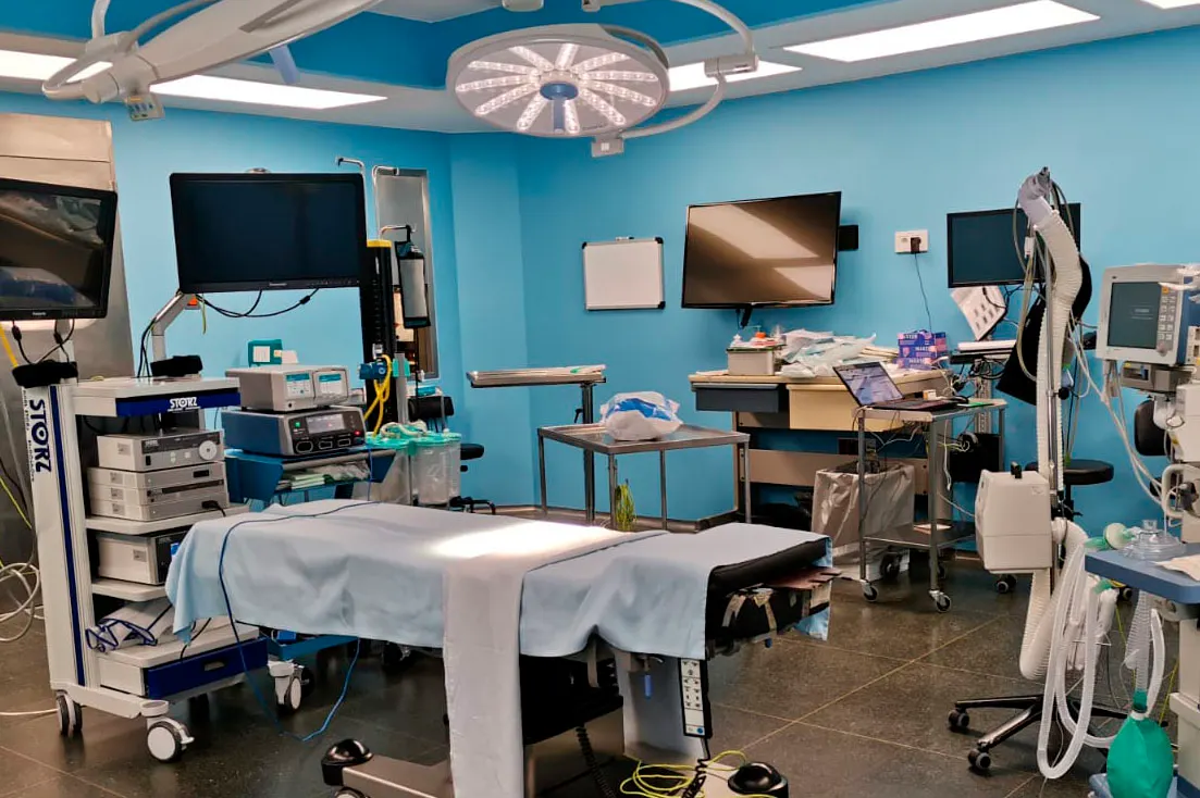 L'Hospital de Calella suspèn l'activitat quirúrgica no urgent des d'aquest dilluns "per atendre la cinquena onada de pacients COVID"