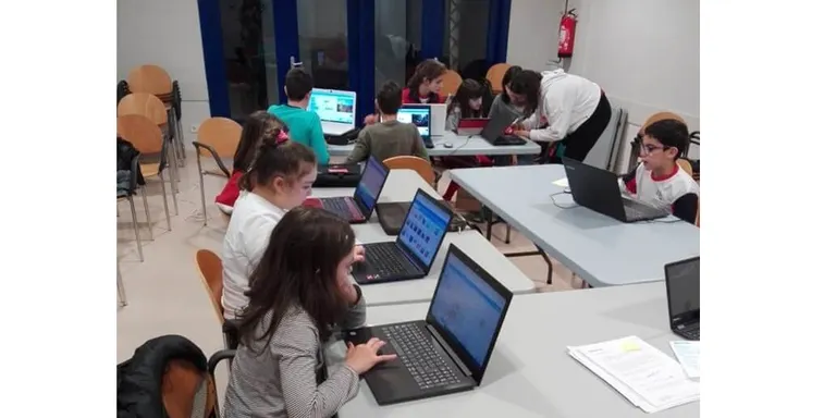 Més d'una desena d'infants, al Code Club de la Biblioteca