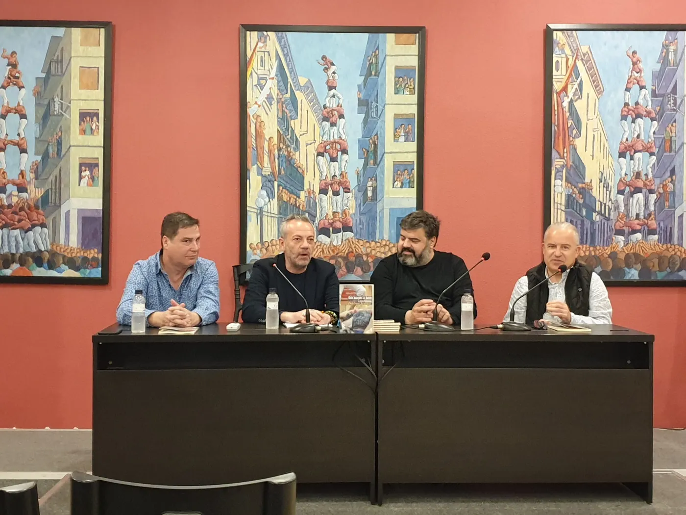 Es publica un poemari que parla de les principals tradicions catalanes