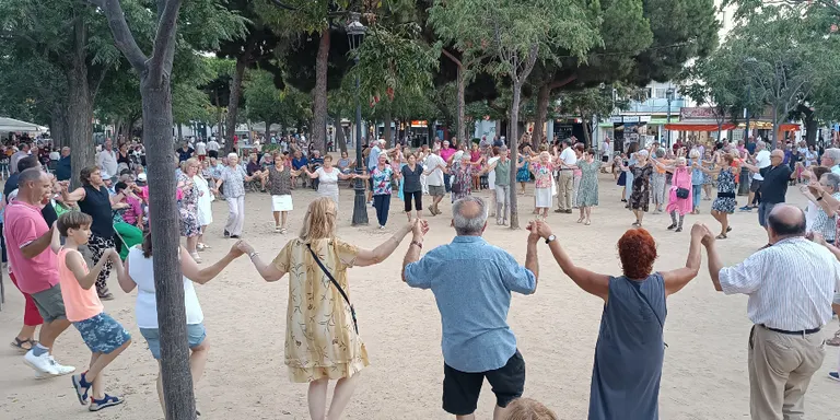 Ballada de sardanes amb exhibició sardanista aquest diumenge