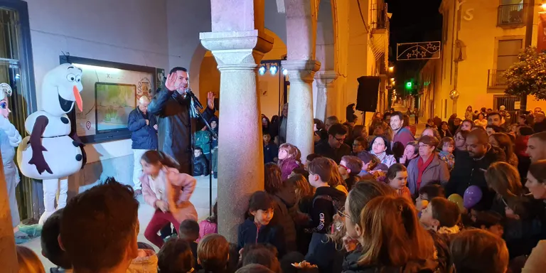 Xavier Amor anima a fer a Pineda les compres nadalenques, amb motiu de l'inici de la campanya comercial
