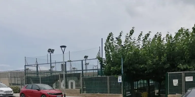 Reobre l'accés a la Zona Esportiva per l'entrada del tennis