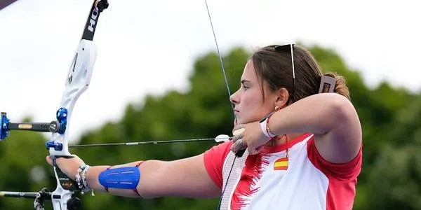 La catllarenca Elia Canales obté un diploma en els Jocs Olímpics de París en la modalitat de tir amb arc per equips mixts