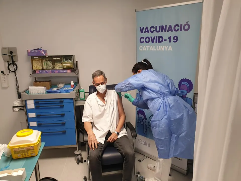 El Pius Hospital comença a administrar vacunes de la Covid-19 als professionals sanitaris